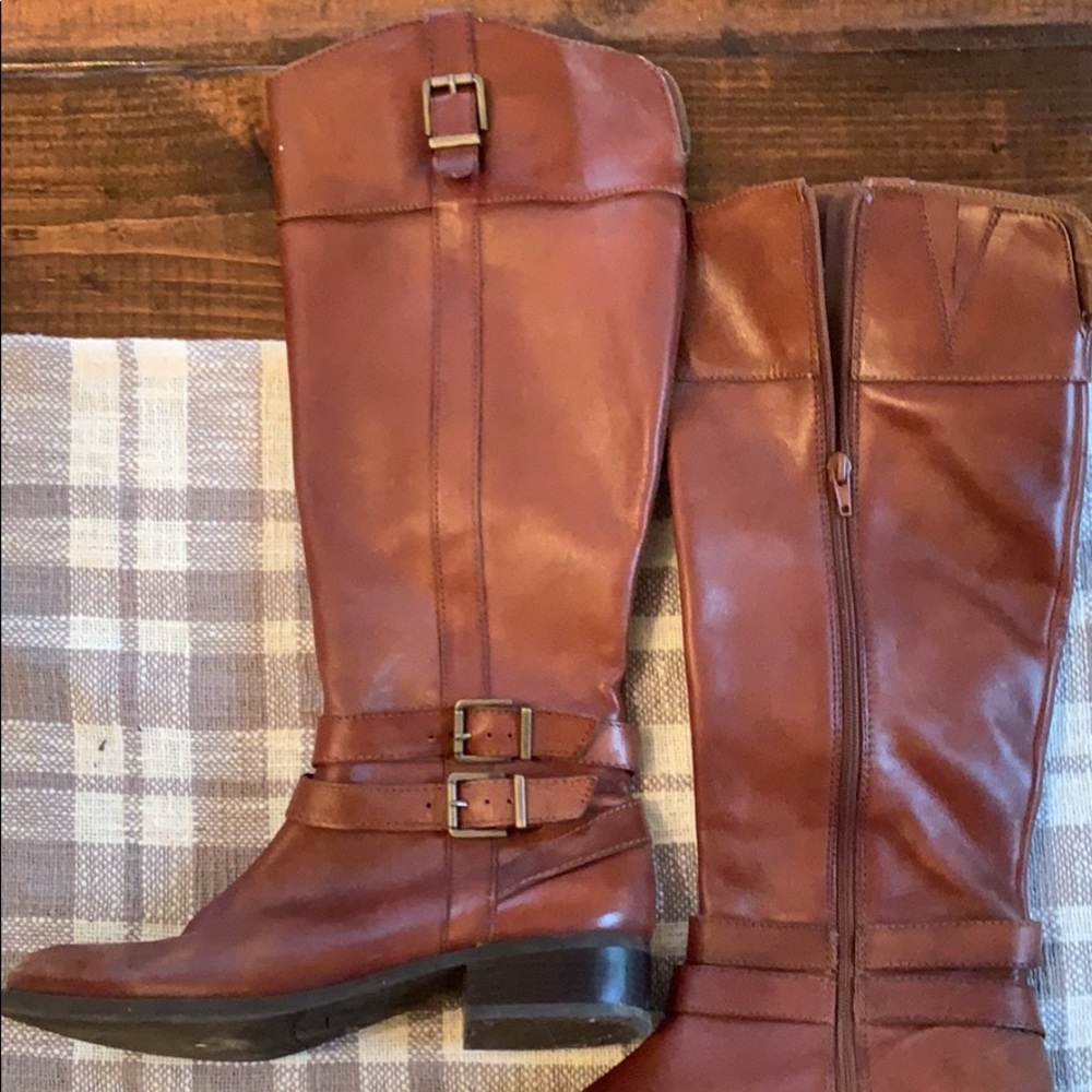 Brown leather knee-high boots, Size 8.5.